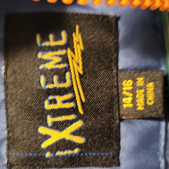 Boys Vest/ Hoodie - Picture 3 of 6